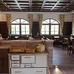 Hotel Strasshof 3*