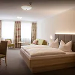 Strasshof Hotel 3*