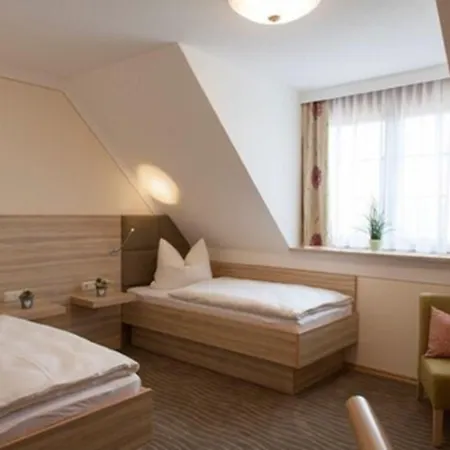Strasshof 3*
