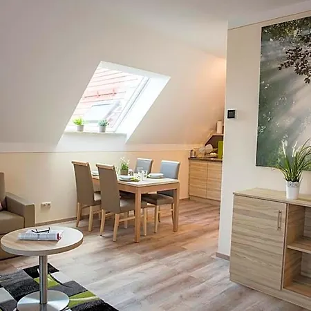 Hotel Strasshof 3*