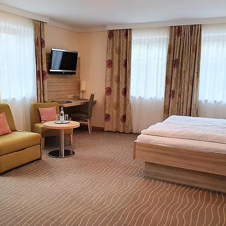 Hotel Straßhof 3*
