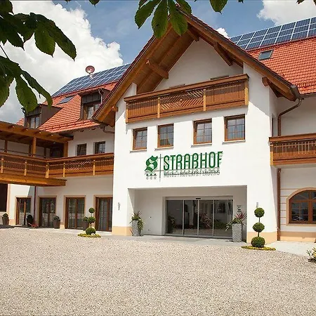 Strasshof Hotel 3*