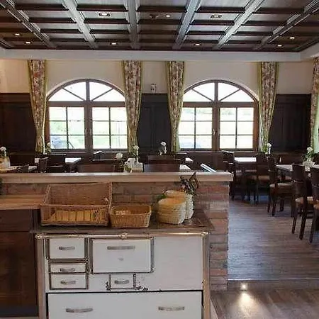 Strasshof Hotel 3*