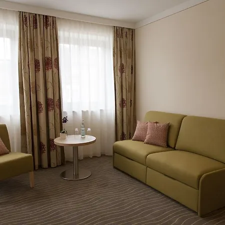 Strasshof Hotel 3*
